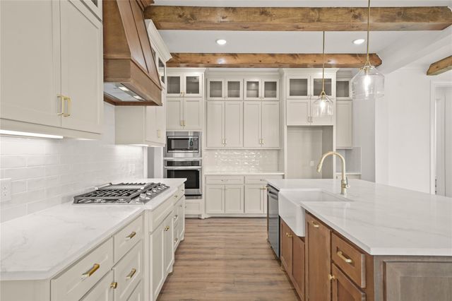 13107 Willow Drive, Needville, TX 77461