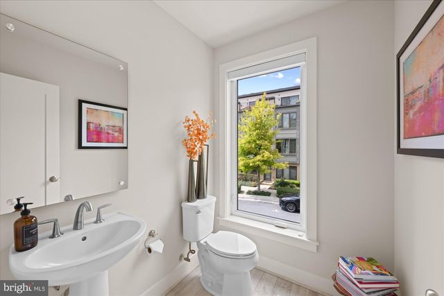 6727 EAMES WAY, Bethesda, MD 20817