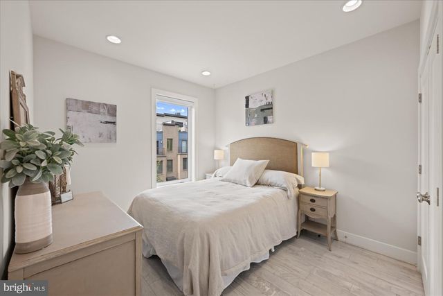 6727 EAMES WAY, Bethesda, MD 20817
