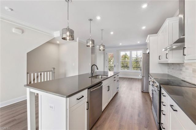 3 Bracewell LN, Yorktown, VA 23692