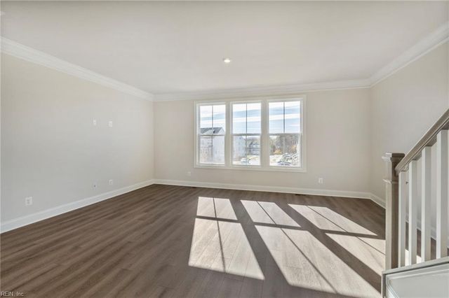 3 Bracewell LN, Yorktown, VA 23692