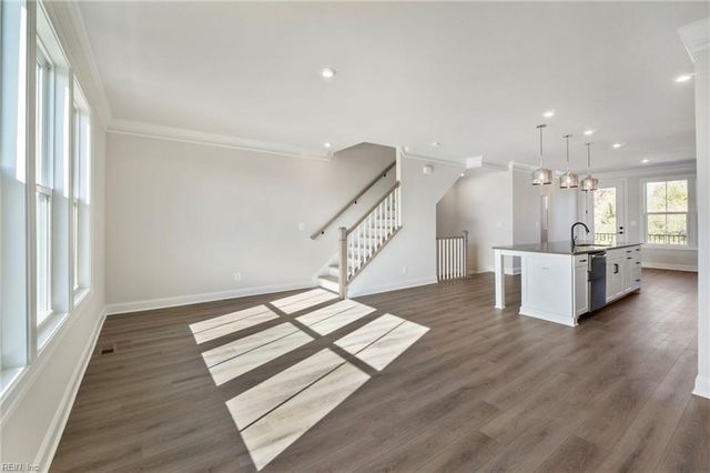 3 Bracewell LN, Yorktown, VA 23692