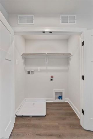 3 Bracewell LN, Yorktown, VA 23692