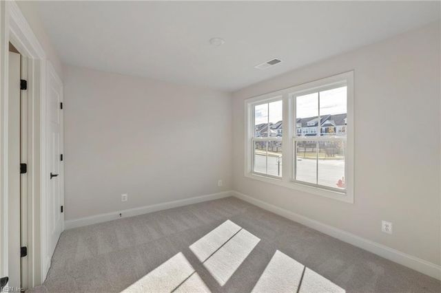 3 Bracewell LN, Yorktown, VA 23692