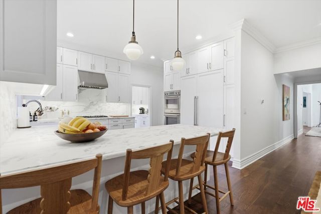 154 S Anita Avenue, Los Angeles, CA 90049