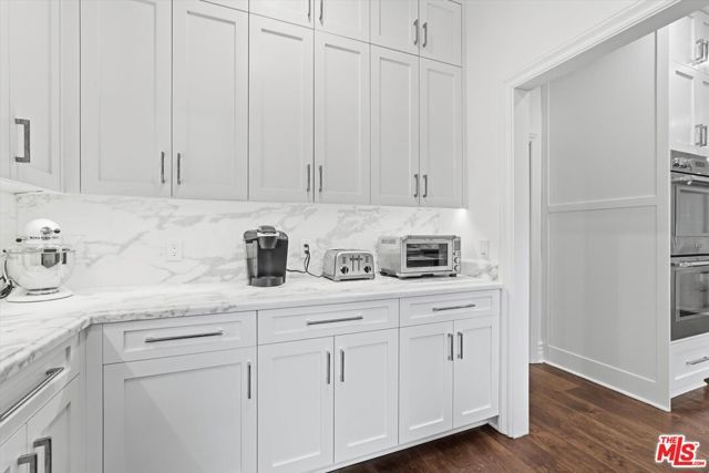 154 S Anita Avenue, Los Angeles, CA 90049