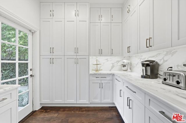 154 S Anita Avenue, Los Angeles, CA 90049