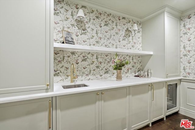 154 S Anita Avenue, Los Angeles, CA 90049