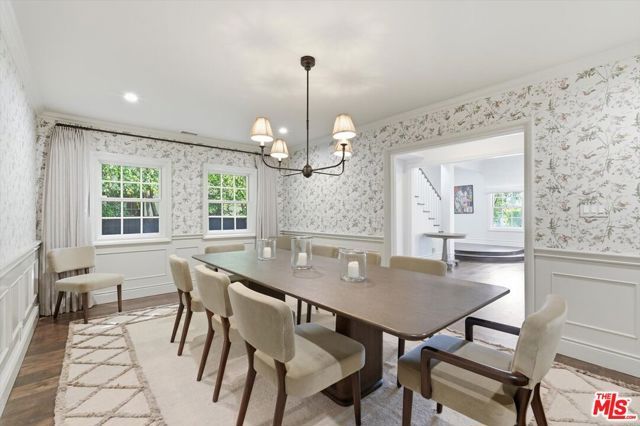 154 S Anita Avenue, Los Angeles, CA 90049