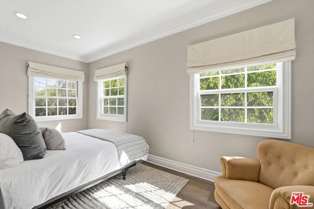 154 S Anita Avenue, Los Angeles, CA 90049