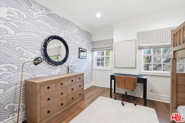 154 S Anita Avenue, Los Angeles, CA 90049