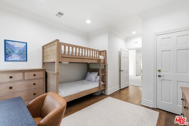 154 S Anita Avenue, Los Angeles, CA 90049