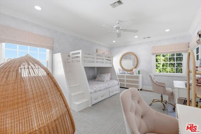 154 S Anita Avenue, Los Angeles, CA 90049