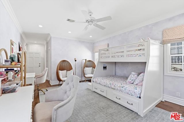 154 S Anita Avenue, Los Angeles, CA 90049