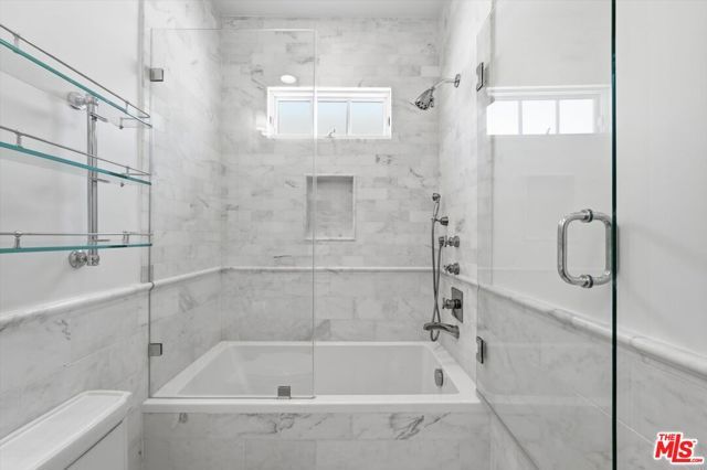 154 S Anita Avenue, Los Angeles, CA 90049