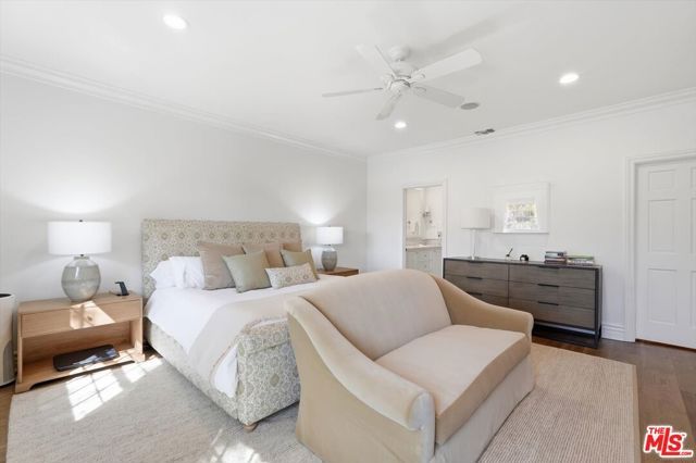 154 S Anita Avenue, Los Angeles, CA 90049