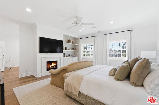 154 S Anita Avenue, Los Angeles, CA 90049