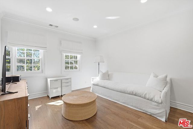 154 S Anita Avenue, Los Angeles, CA 90049