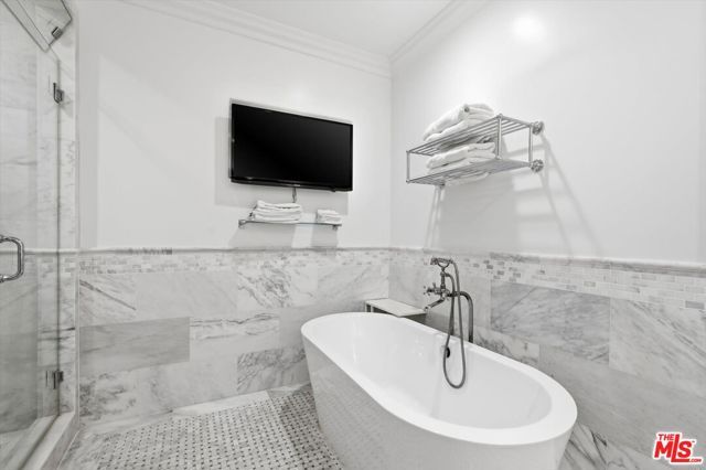 154 S Anita Avenue, Los Angeles, CA 90049