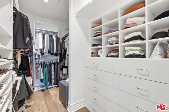 154 S Anita Avenue, Los Angeles, CA 90049