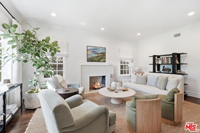 154 S Anita Avenue, Los Angeles, CA 90049