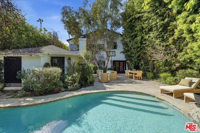 154 S Anita Avenue, Los Angeles, CA 90049