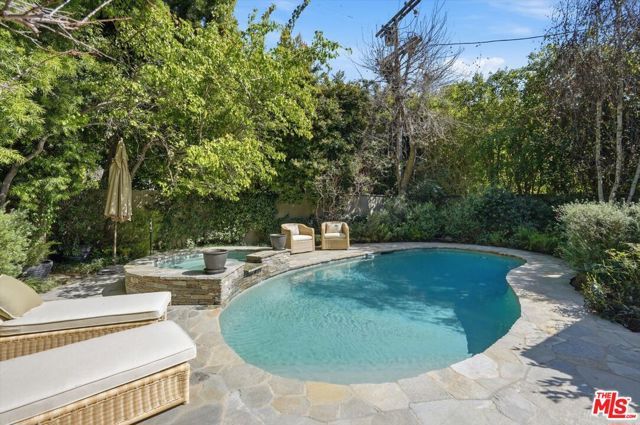 154 S Anita Avenue, Los Angeles, CA 90049