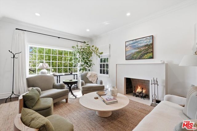 154 S Anita Avenue, Los Angeles, CA 90049