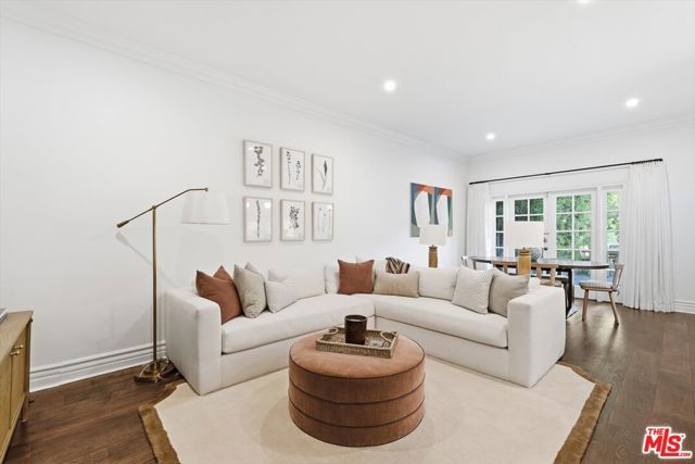 154 S Anita Avenue, Los Angeles, CA 90049