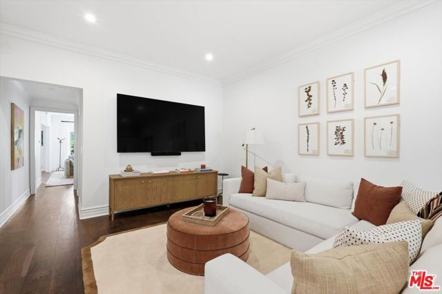 154 S Anita Avenue, Los Angeles, CA 90049