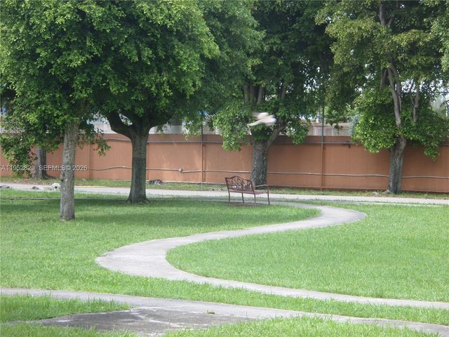 2154 W 60th St 12215, Hialeah, FL 33016