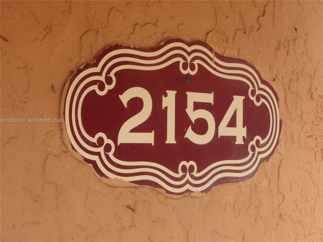 2154 W 60th St 12215, Hialeah, FL 33016