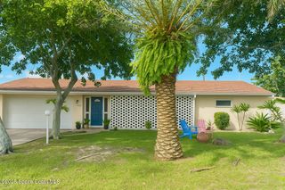 302 W Osceola Lane, Cocoa Beach, FL 32931