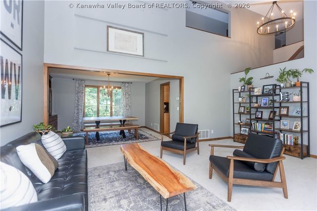 137 Summit Ridge Road, Hurricane, WV 25526
