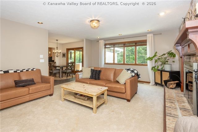 137 Summit Ridge Road, Hurricane, WV 25526