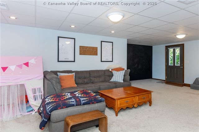 137 Summit Ridge Road, Hurricane, WV 25526