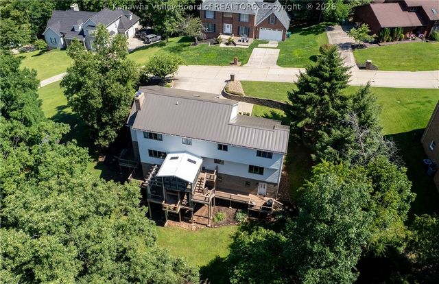 137 Summit Ridge Road, Hurricane, WV 25526