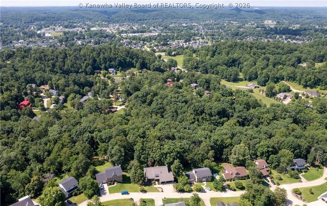 137 Summit Ridge Road, Hurricane, WV 25526