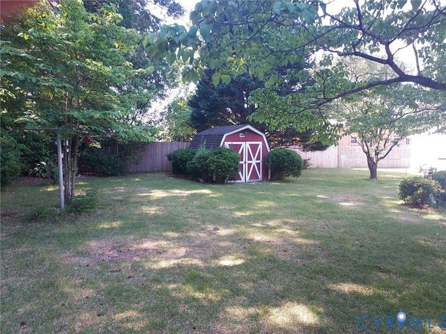 3102 Sherwood Ln, Hopewell, VA 23860