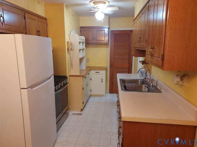 3102 Sherwood Ln, Hopewell, VA 23860