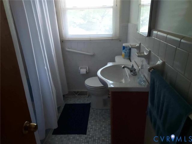 3102 Sherwood Ln, Hopewell, VA 23860
