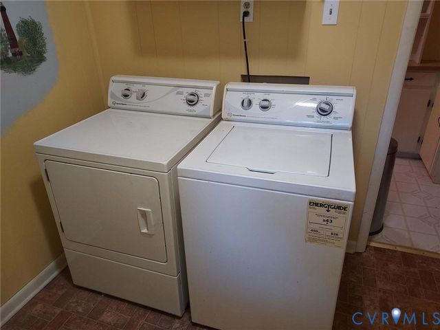 3102 Sherwood Ln, Hopewell, VA 23860