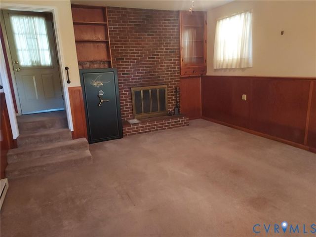 3102 Sherwood Ln, Hopewell, VA 23860