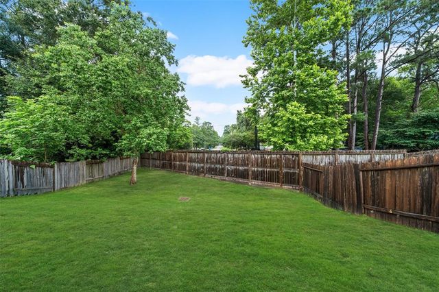 2324 N Amber Ruse Court, Conroe, TX 77304