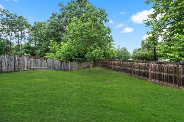 2324 N Amber Ruse Court, Conroe, TX 77304