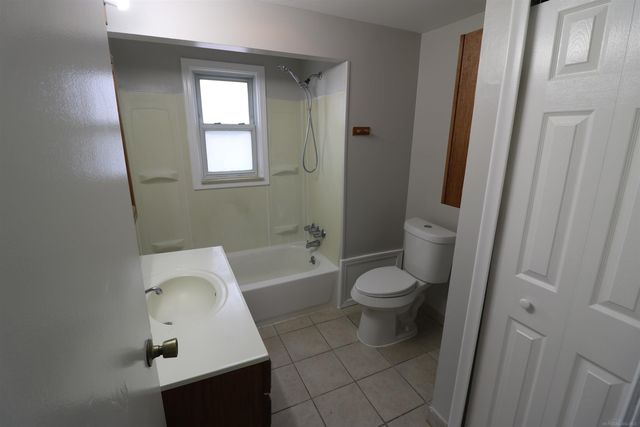 27182 Seyburn Avenue, Warren, MI 48092