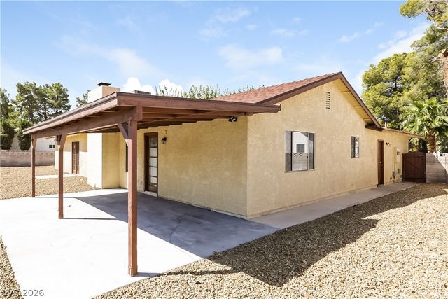 4570 Paseo El Rio Drive, Las Vegas, NV 89121
