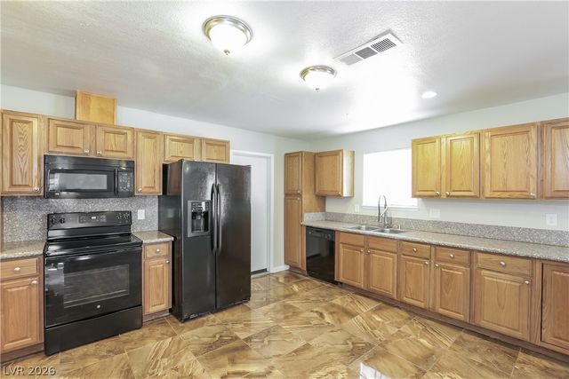 4570 Paseo El Rio Drive, Las Vegas, NV 89121