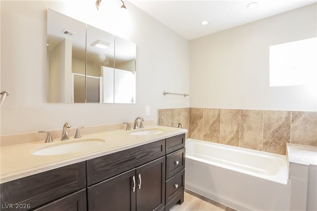 4570 Paseo El Rio Drive, Las Vegas, NV 89121