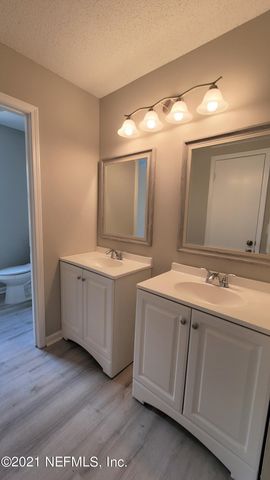 3947 LAURELWOOD Drive, Jacksonville, FL 32257